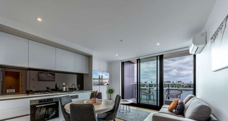 Melbourne Private Apartments - Collins Wharf Waterfront, Docklands