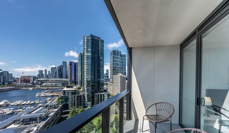 Melbourne Private Apartments - Collins Wharf Waterfront, Docklands