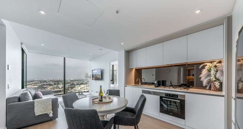 Melbourne Private Apartments - Collins Wharf Waterfront, Docklands