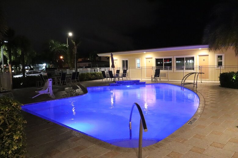 Hotel Curtis Inn & Suites
