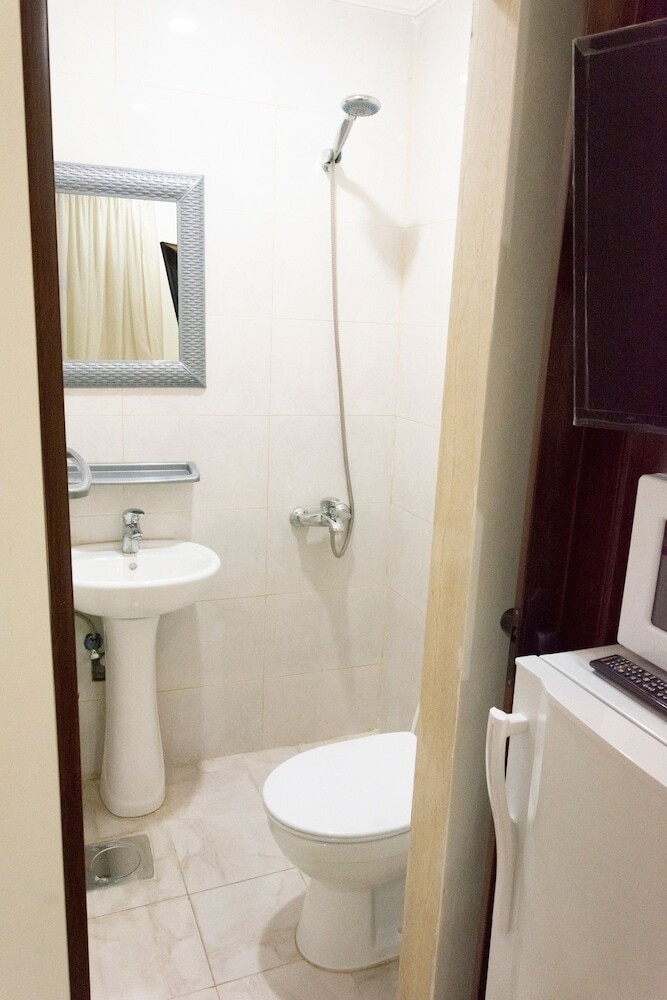 Hotel Flowers Inn 2