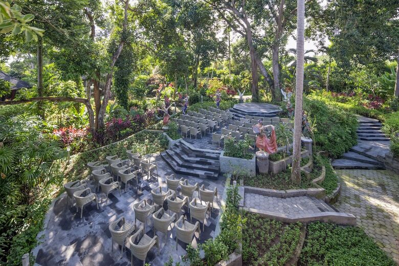Hotel Swan Paradise A Pramana Experience