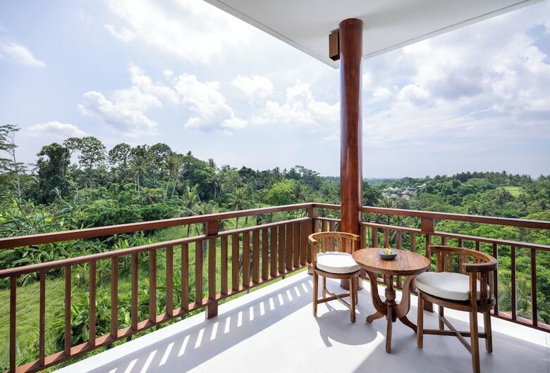 Hotel Swan Paradise A Pramana Experience