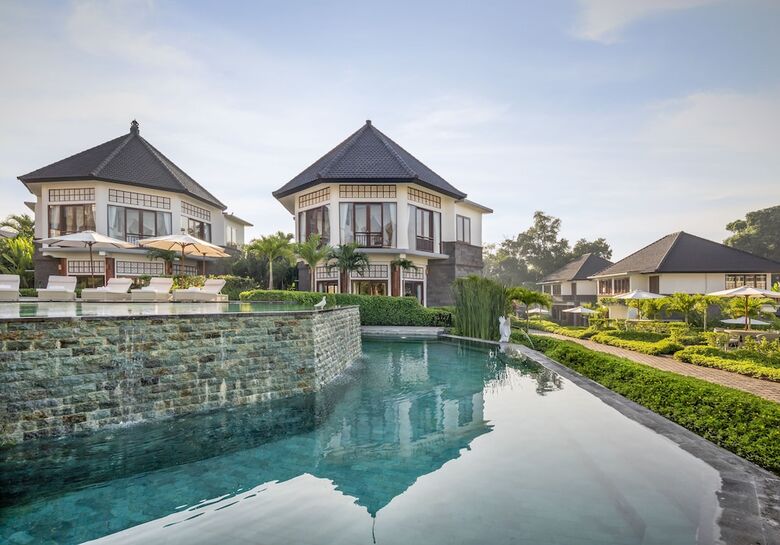 Hotel Swan Paradise A Pramana Experience