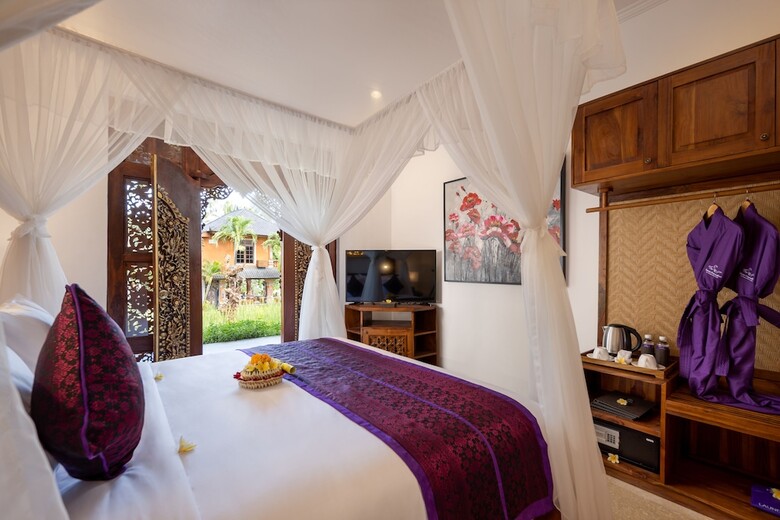 Hotel Swan Paradise A Pramana Experience