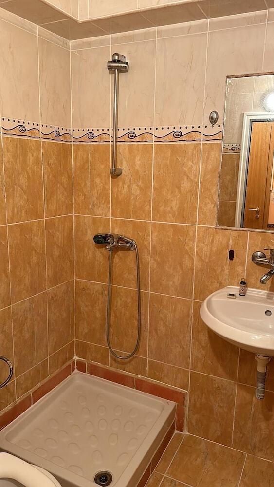 Hayat Hotel Ltd
