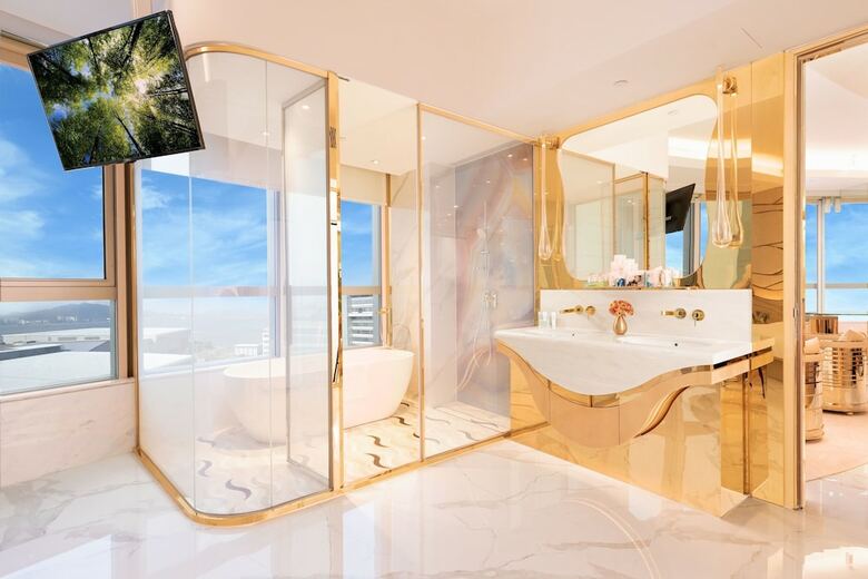 Regala Skycity Hotel By Regal Hotels