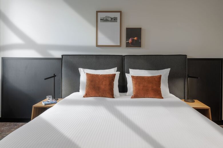 Hotel Veriu Queen Victoria Market
