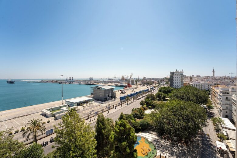 Aparthotel Plaza Mina Suites - Adults Recommended