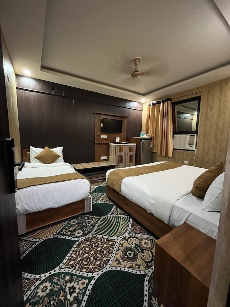 Hotel Tulsi Garden - Near Prem Mandir Vrindavan