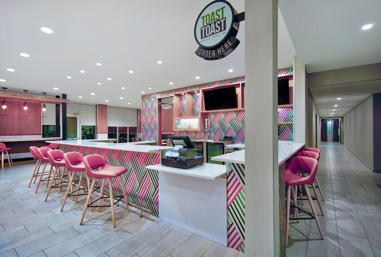Hotel Holiday Inn Erie By Ihg