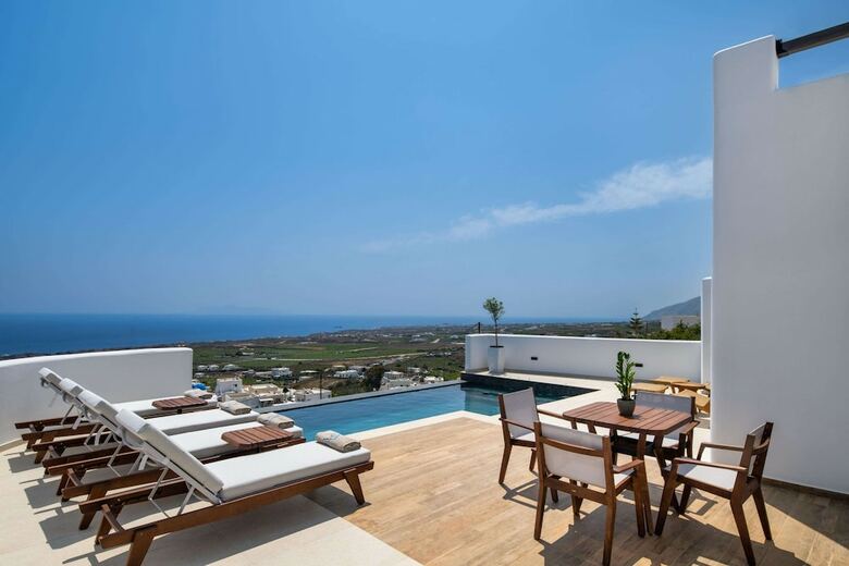 Hotel Venus Sunrise Suites & Villas