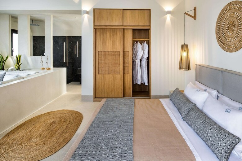 Hotel Venus Sunrise Suites & Villas