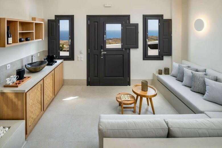 Hotel Venus Sunrise Suites & Villas