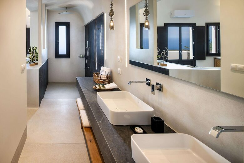 Hotel Venus Sunrise Suites & Villas