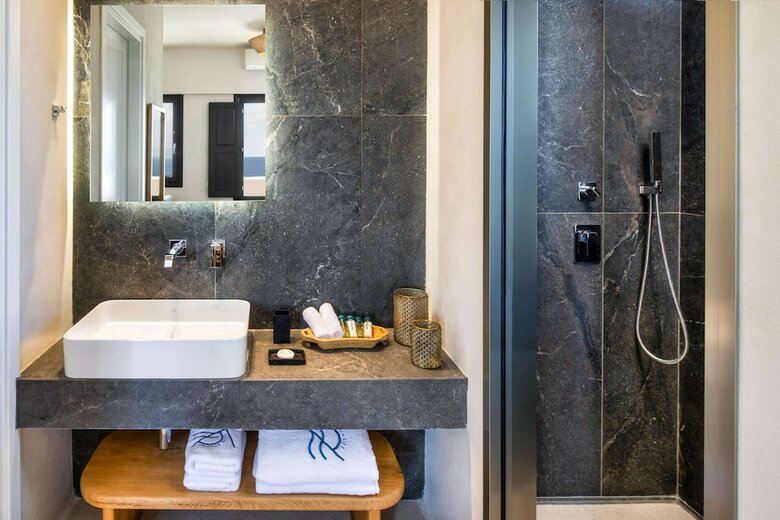 Hotel Venus Sunrise Suites & Villas