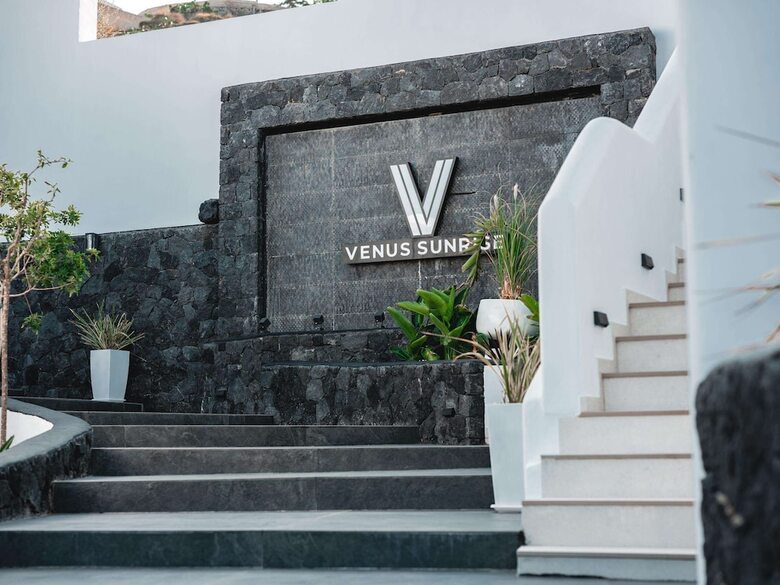 Hotel Venus Sunrise Suites & Villas