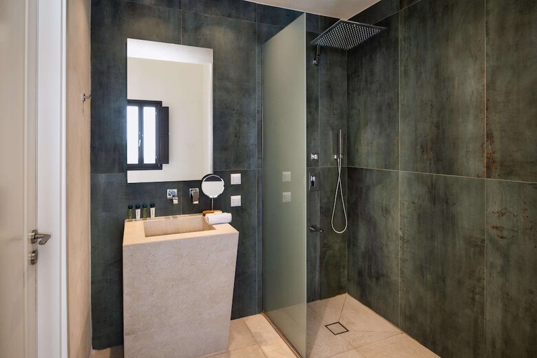 Hotel Venus Sunrise Suites & Villas