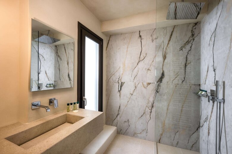 Hotel Venus Sunrise Suites & Villas