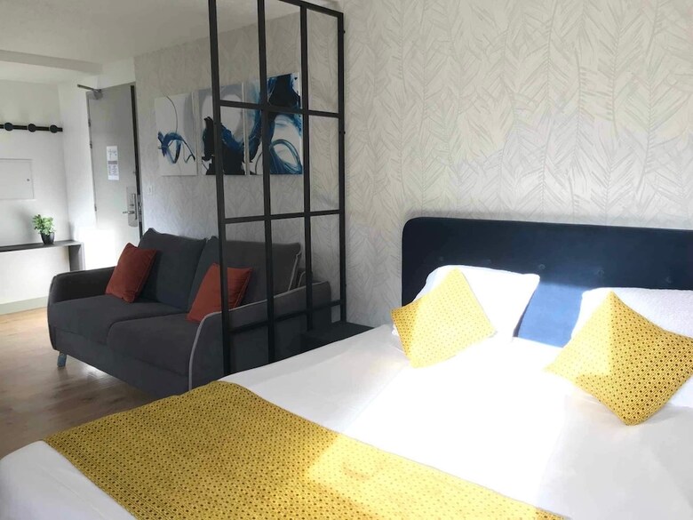 Hotel Cit?h�tel Design Booking Evry Saint Germain-l�s-corbeil Senart
