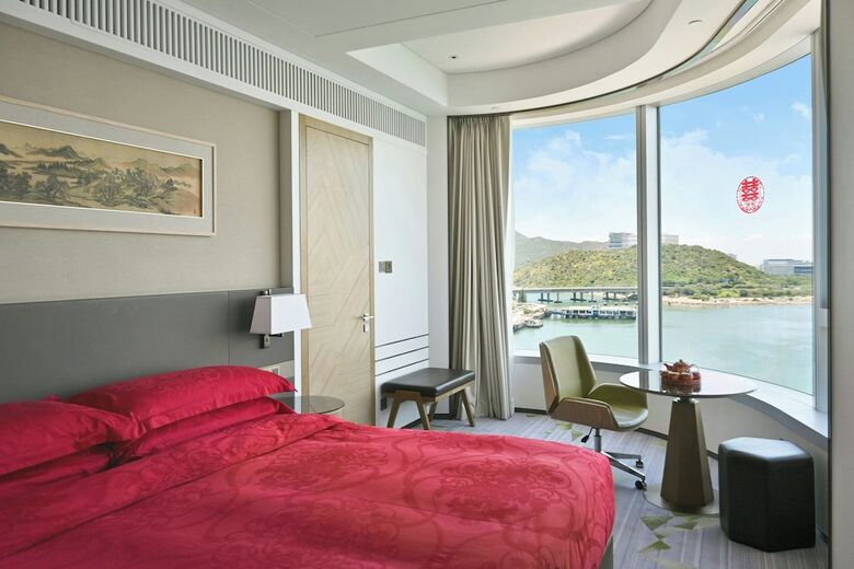 Sheraton Hong Kong Tung Chung Hotel