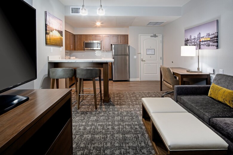 Hotel Staybridge Suites Long Beach Airport By Ihg