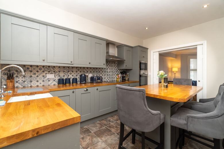 Apartamentos Homely And Modern Maisonette In Vibrant Bristol