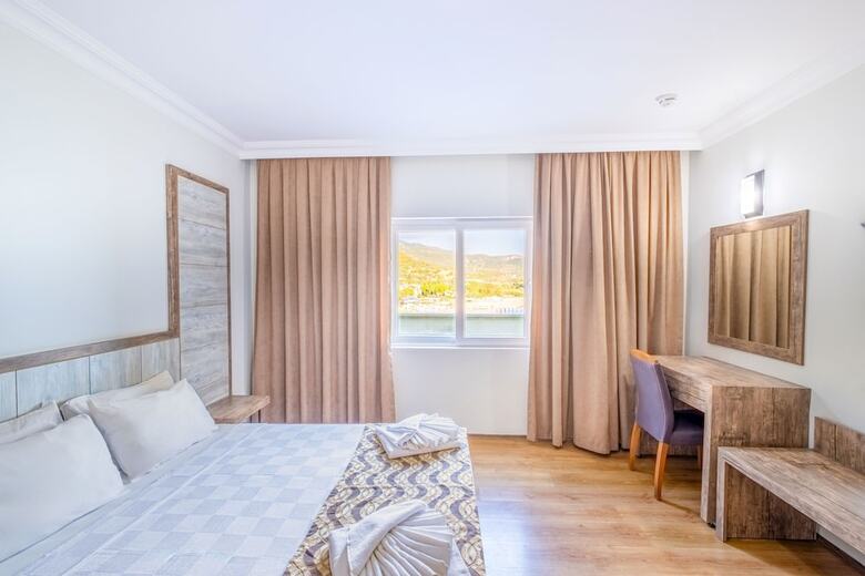 Hotel Senza Garden Holiday Club