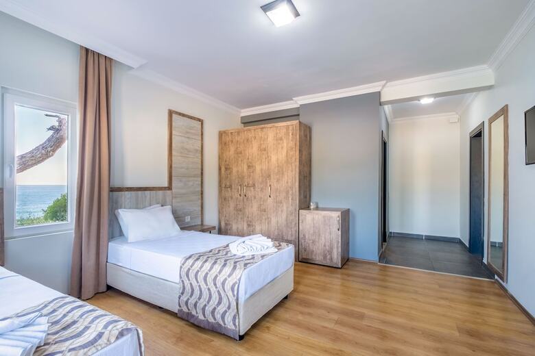 Hotel Senza Garden Holiday Club