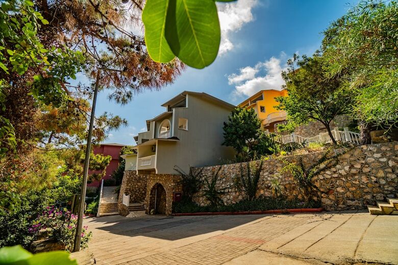 Hotel Senza Garden Holiday Club