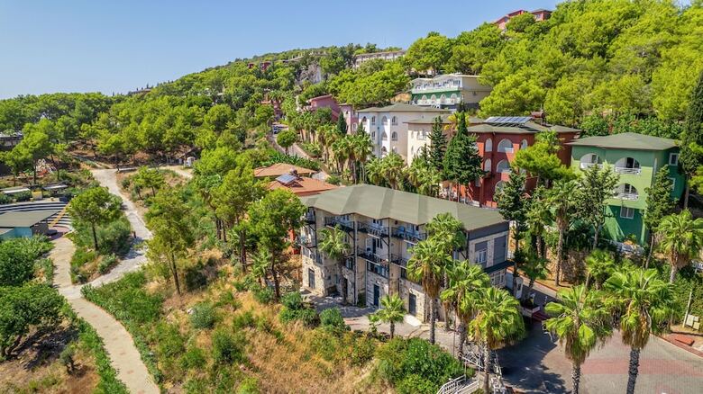 Hotel Senza Garden Holiday Club