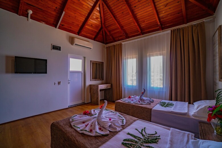 Hotel Senza Garden Holiday Club