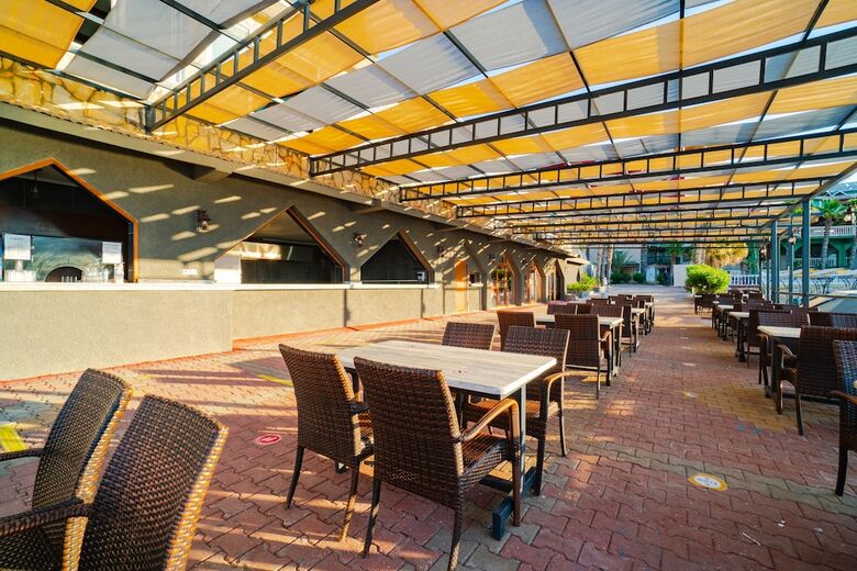 Hotel Senza Garden Holiday Club