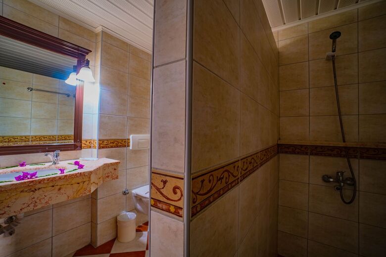 Hotel Senza Garden Holiday Club