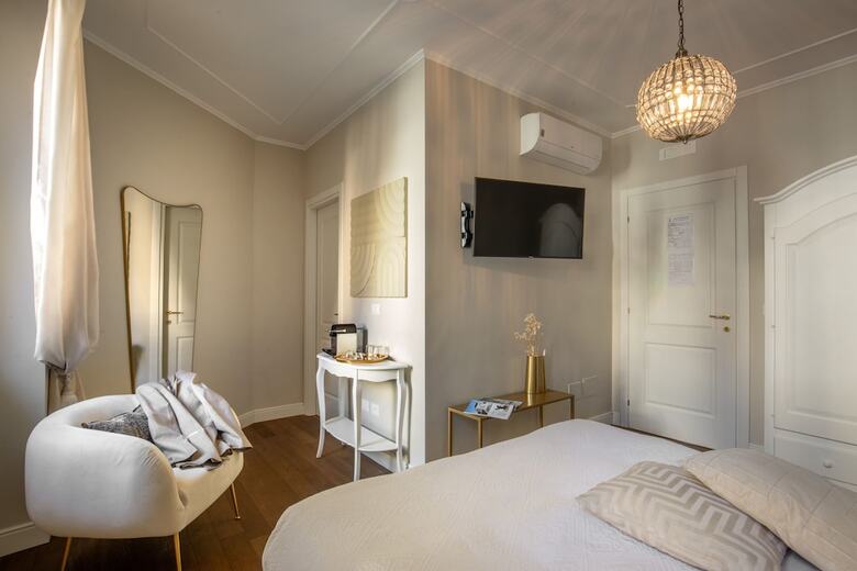 Hotel Daplace - Corso Monforte Suites