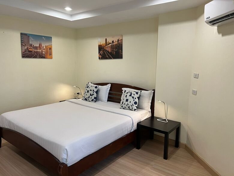 Hotel V Check Inn Sukhumvit 22