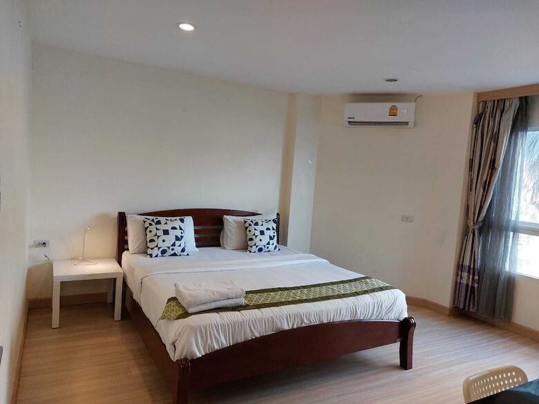 Hotel V Check Inn Sukhumvit 22