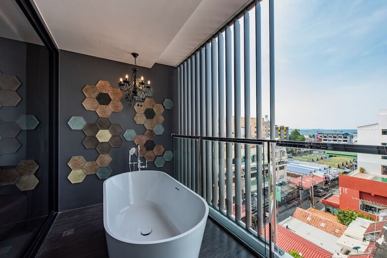 Blackwoods Hotel Pattaya