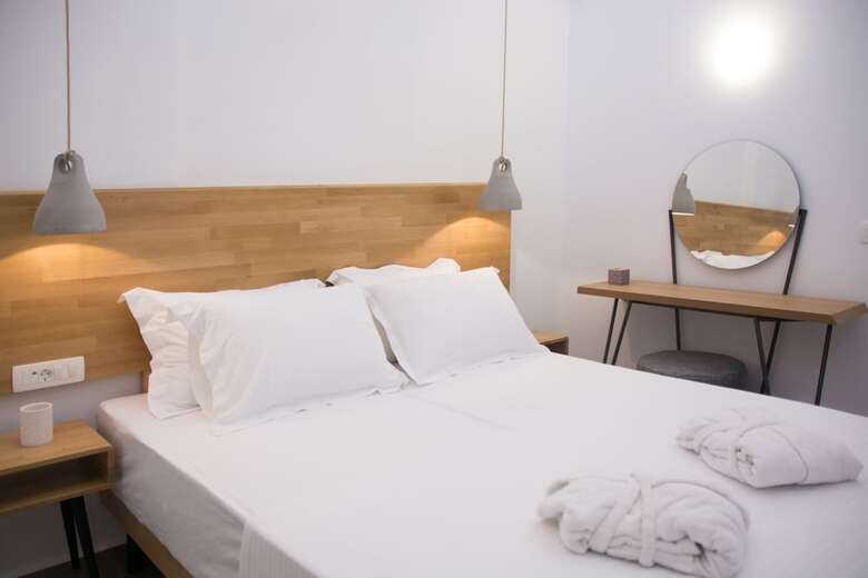 Amphitrite Suites Santorini