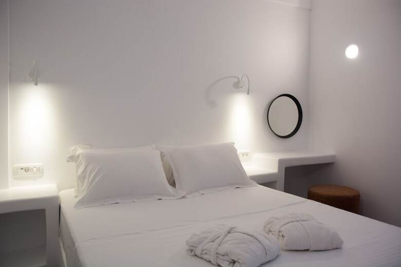 Amphitrite Suites Santorini