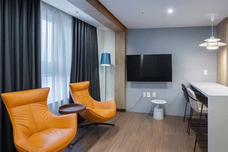 Felix By Stx Hotel & Suite