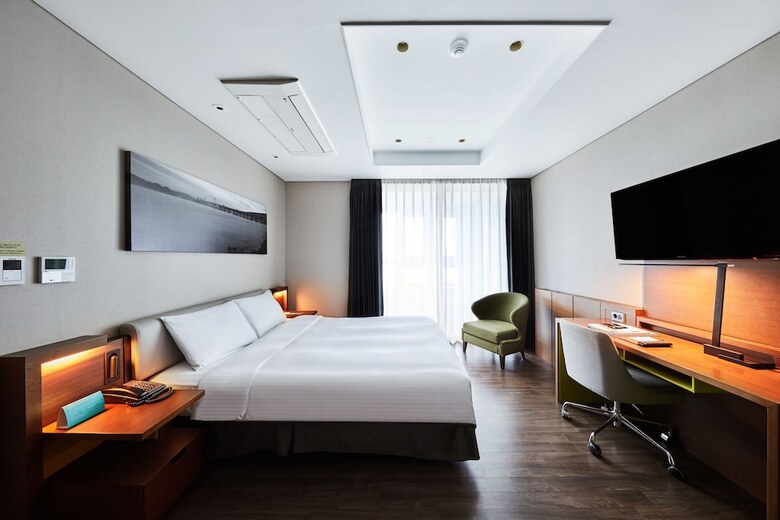 Felix By Stx Hotel & Suite