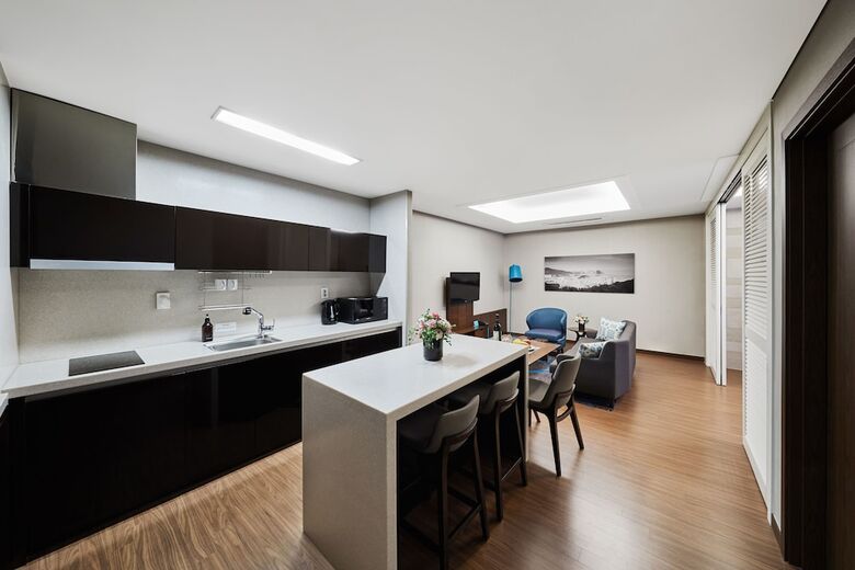 Felix By Stx Hotel & Suite