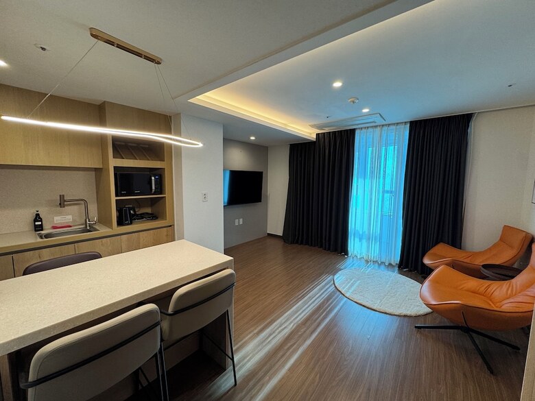 Felix By Stx Hotel & Suite
