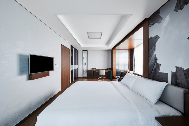 Felix By Stx Hotel & Suite