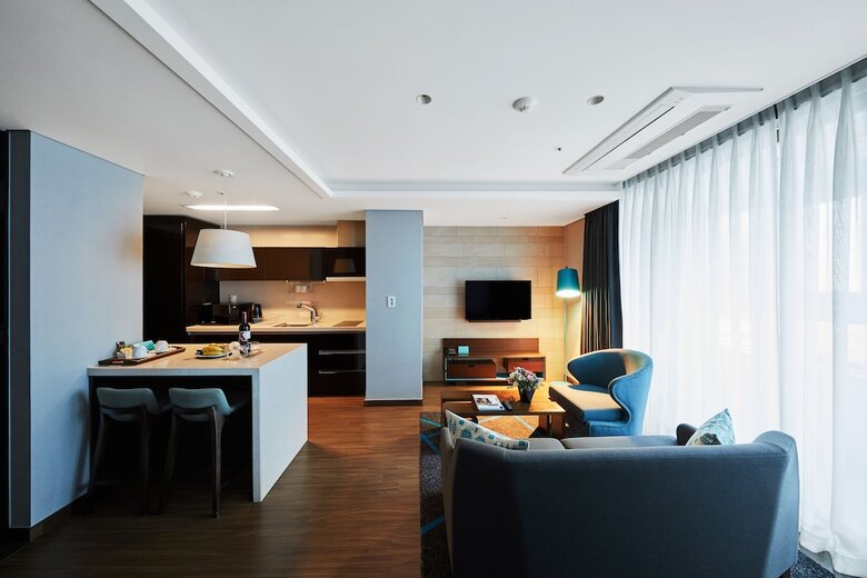Felix By Stx Hotel & Suite