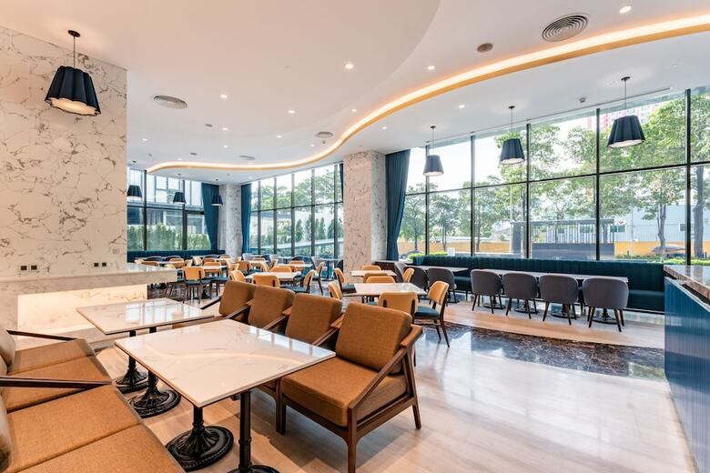 Hotel M�venpick Living West Hanoi
