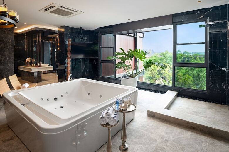 Hotel The Gems Mining Pool Villas Pattaya