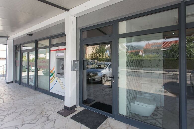 Room-all Saints Suites B&B Kastela