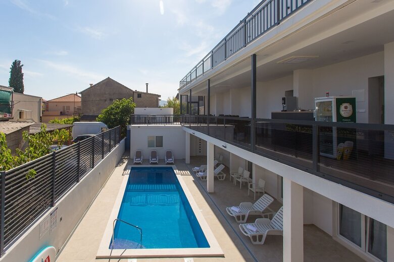 Room-all Saints Suites B&B Kastela